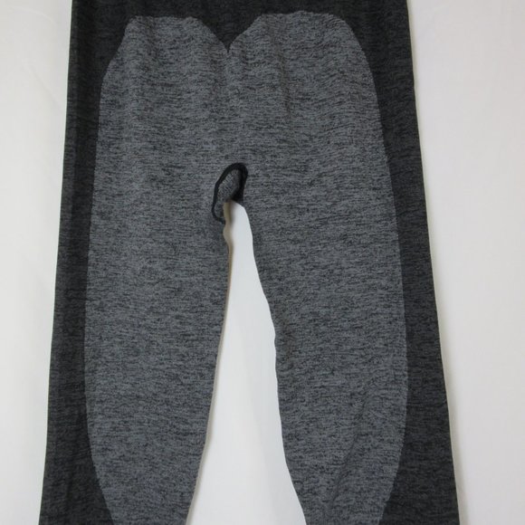 Pink Victorias Secret Leggings Gray and Black Heart on Bottom Size Large - Picture 5 of 7